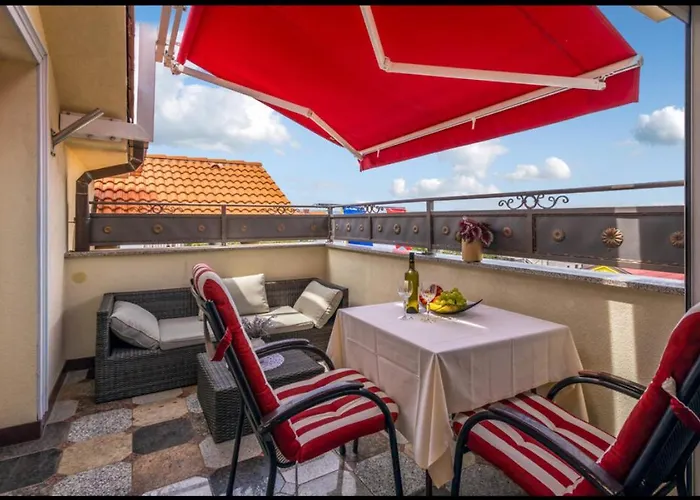 Ana S Panoramskim Pogledom Na Apartamento Selce